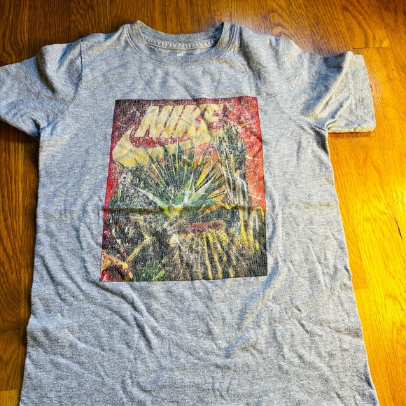 Nike Heather Gray Tee - Picture 1 of 4
